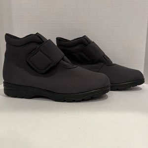 Toe Warmer’s Black Ankle Boots Made In Canada Size 11 | Like New